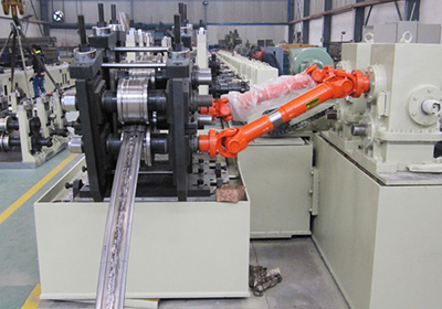 Anti-collision beam forming and punching automatic production line