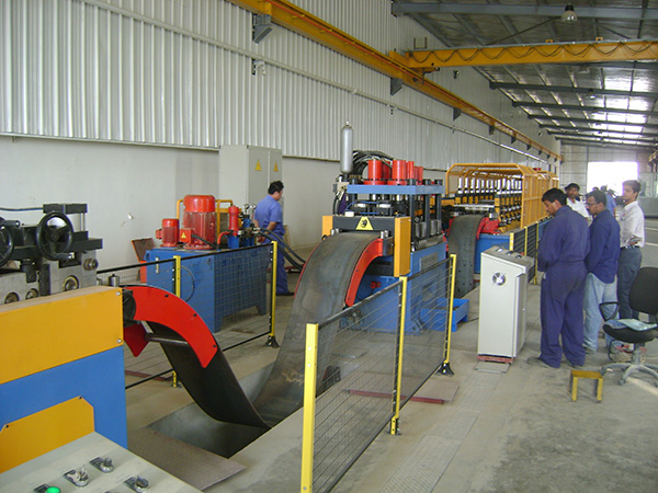 Highway wave guardrail production