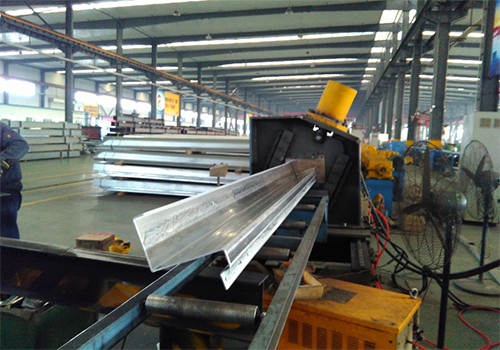 Three-dimensional garage side beam production line